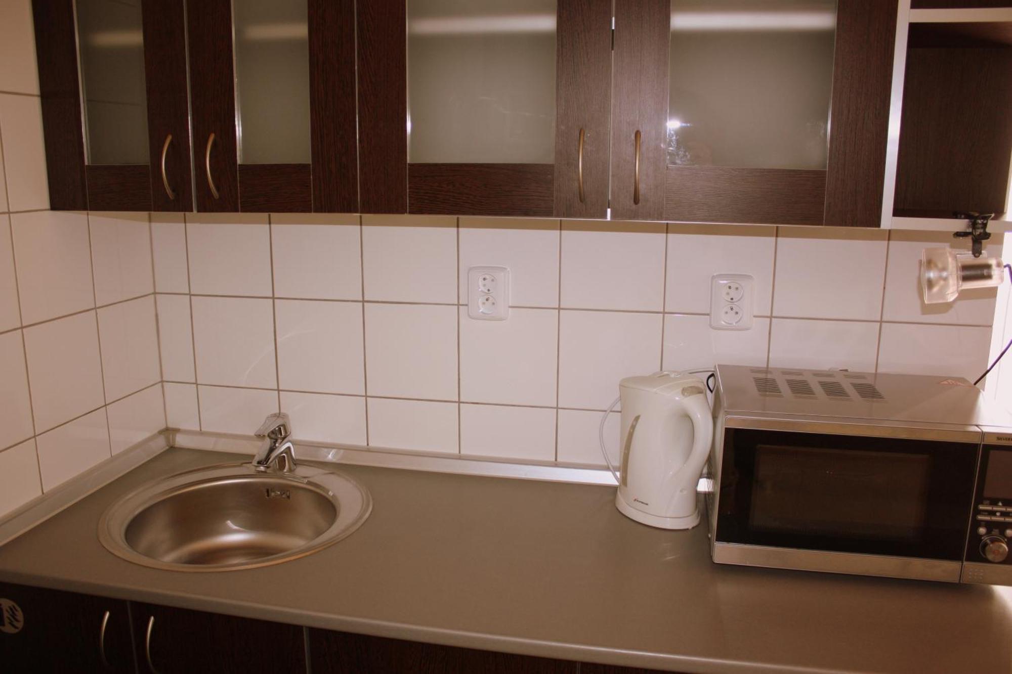 Penzion A Caferestaurant U Lavky Chrudim Exteriör bild