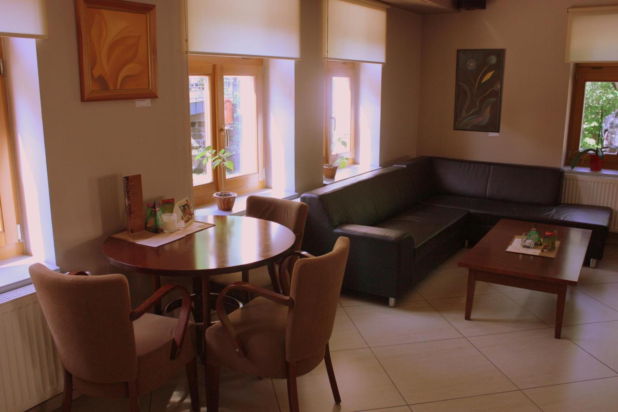 Penzion A Caferestaurant U Lavky Chrudim Exteriör bild